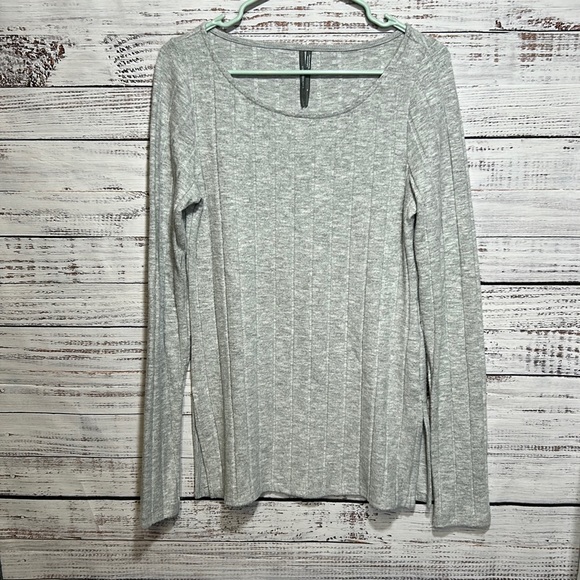 Anthropologie Tops - Anthropologie Sweater Shirt Size Medium Gray